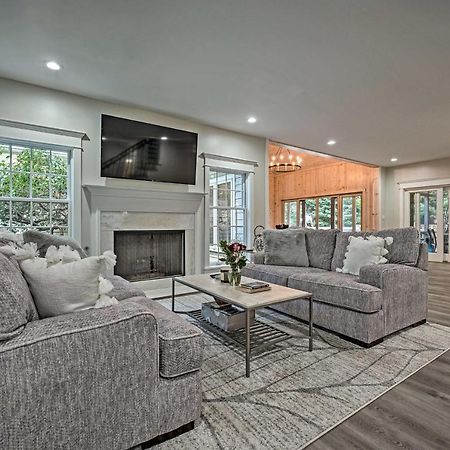 Luxury Family Home With Deck, Swim Spa And Grill! Ню Бъфало Екстериор снимка